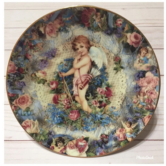 Collector’s Item Cupid’s Arrow Plate Vintage - Picture 1 of 3